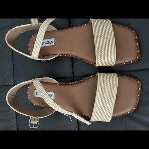New without box Steve Madden sandals